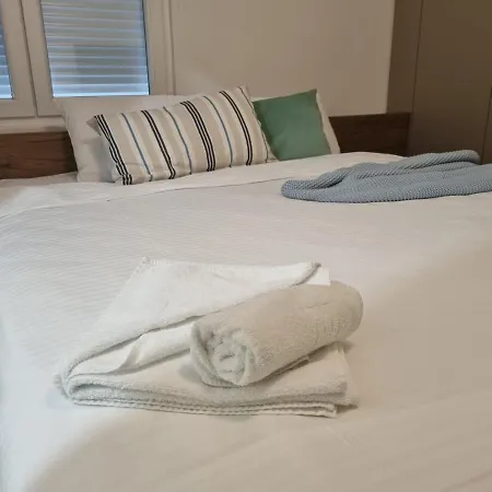 Parliament View 公寓 *