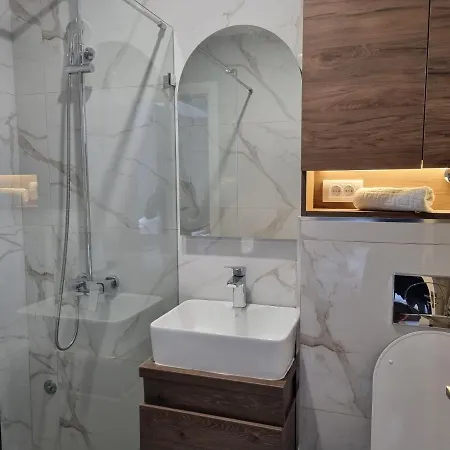 Parliament View 公寓 *