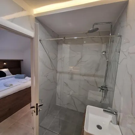 Parliament View 公寓 *